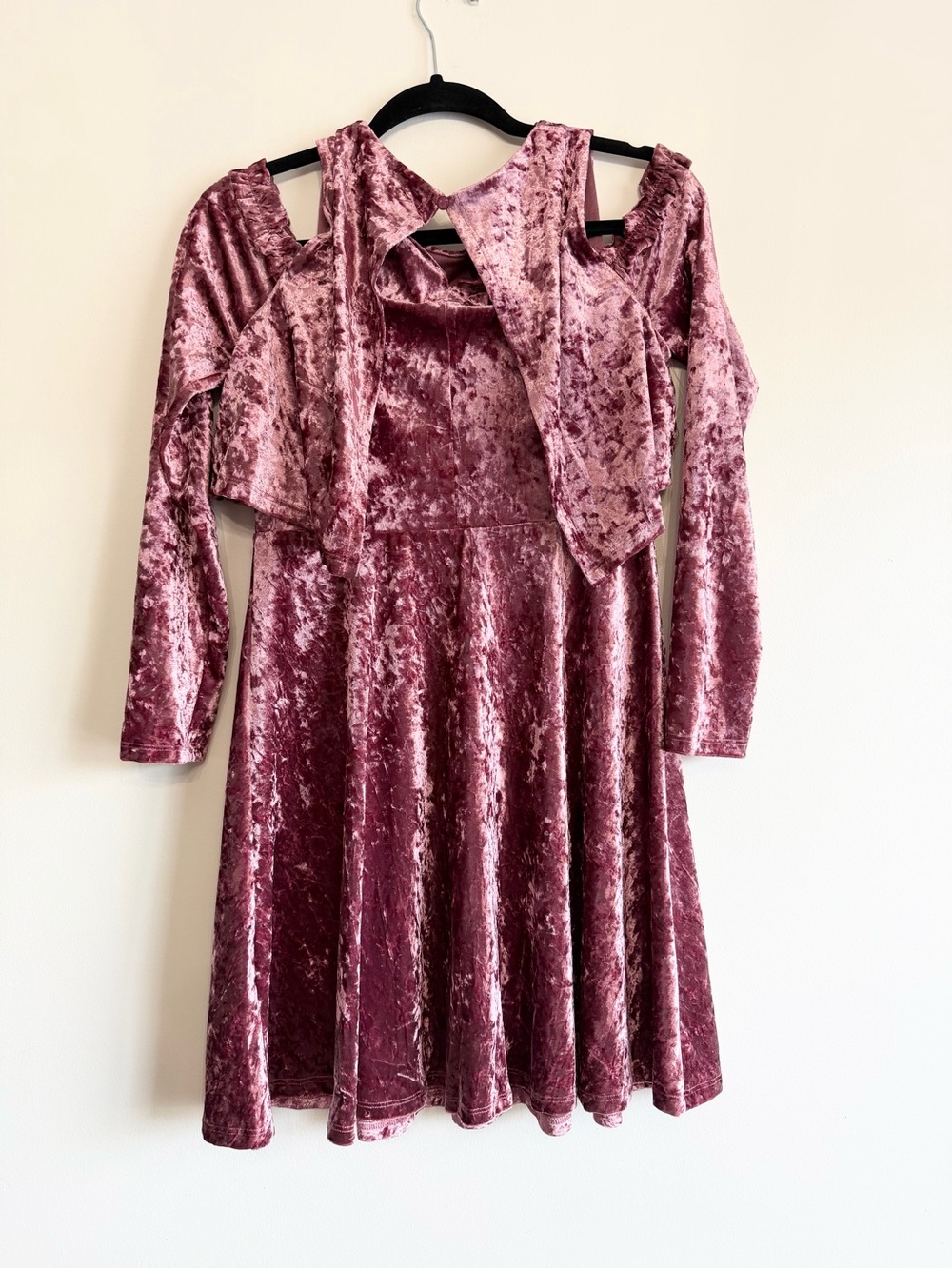 Easel NWT Mauve Crushed Velvet Cold Shoulder Fit & Flare Dress S - Picture 3 of 9
